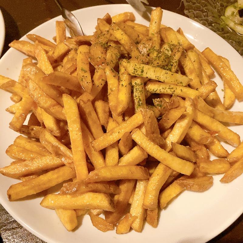 名物！ホクホク♩フライド生ポテト（大盛り）(bakuro COMMON バクロ コモン)