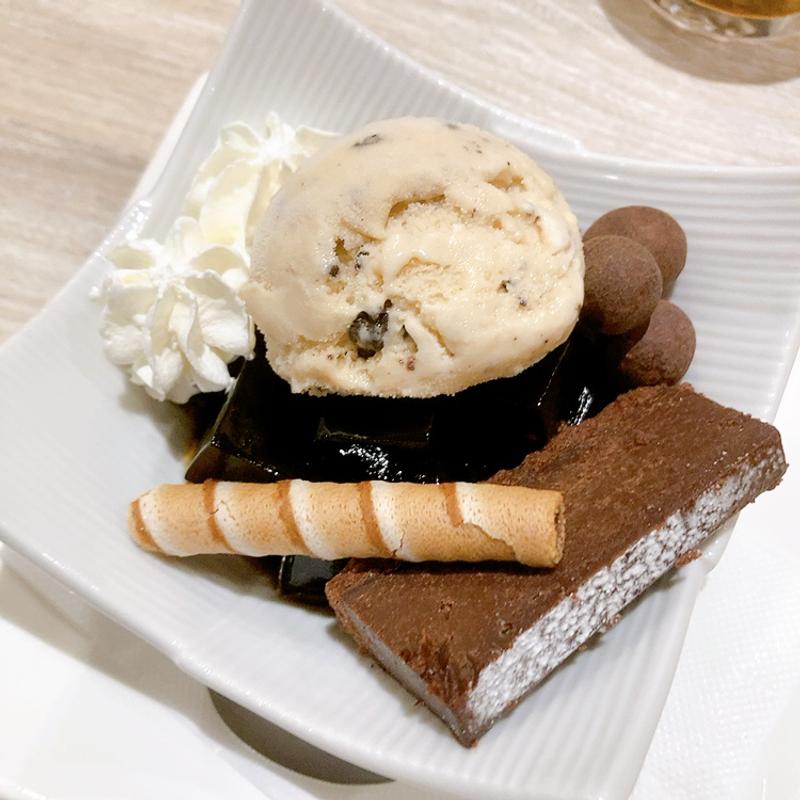 ガトーショコラとクッキークリームアイスのパルフェ(はな膳 三咲店)