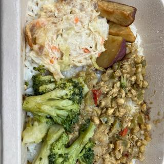 あえて、グリーンキーマカレー、焼きとうもろこしごはん