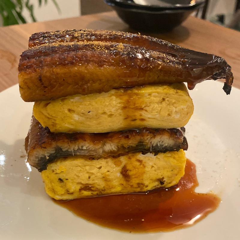 だし巻き玉子うなぎのせ(食メゾンまつの鶯(MATSNOU) -強火-(TUYOBI))