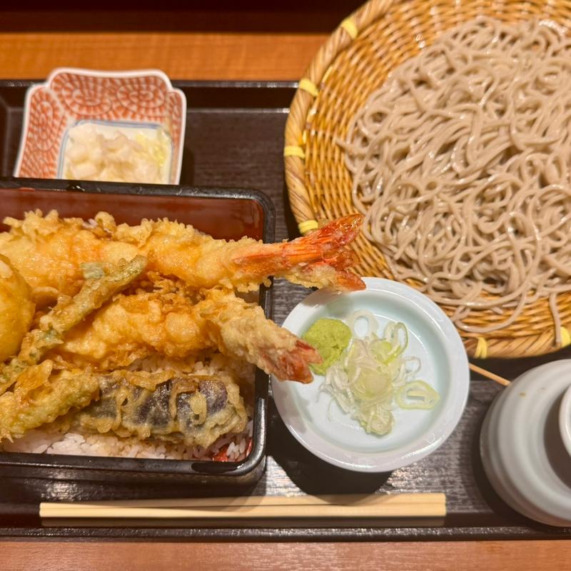 天重卵天入り蕎麦大盛り(吉祥庵 新宿サブナード店)