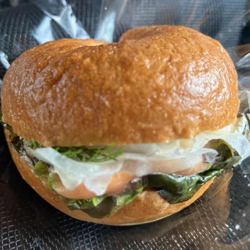 スモークサーモンクリームチーズ(ユニークサンド ローズマリー)