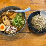 金の炙り味噌ラーメン+半チャーハン