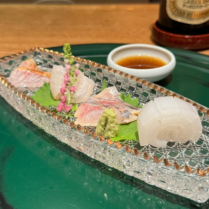 お造り(剣崎イカ、鯵、メイチダイの昆布締め、のどぐろ)(味処 はやし)