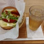 モスタコスバーガー、ジンジャーエール