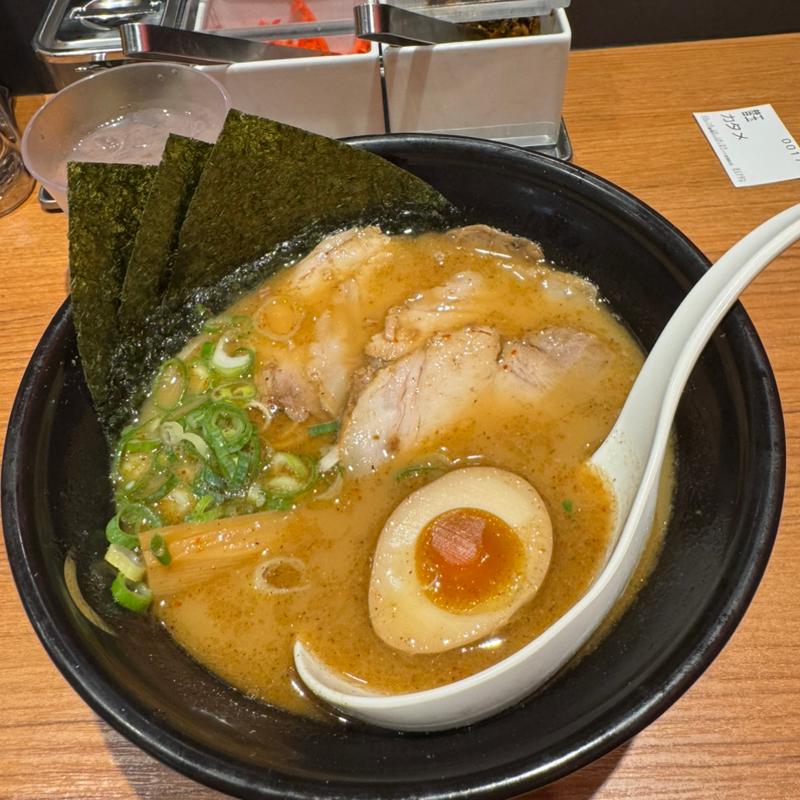 豚骨醤油ラーメン(TOKYO豚骨BASE Made by 一風堂 エキュート赤羽みなみ)