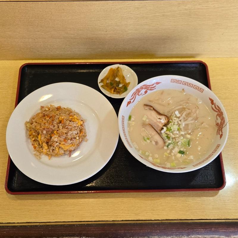 炒飯定食(半炒飯･ラーメン)(中華料理 悦来閣)