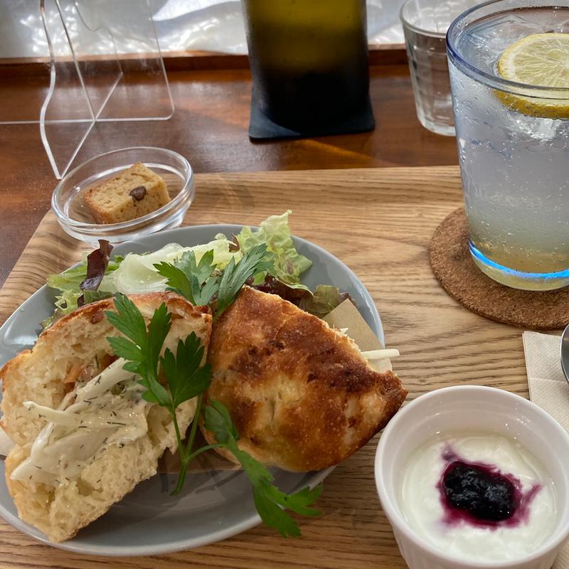 フォカッチャプレート(カフェ ヨム パン)