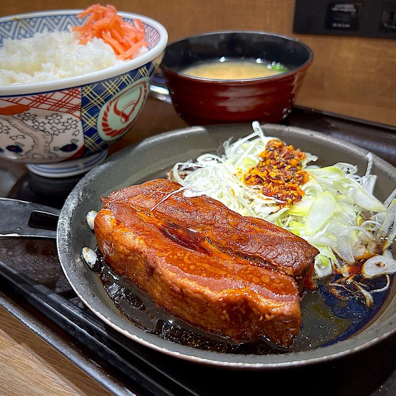 厚切り豚角煮定食(吉野家 小田急狛江駅店)