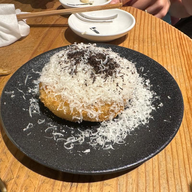 削りたてトリュフのクリームコロッケ(BEER STAND molto!! 阪急三番街店)