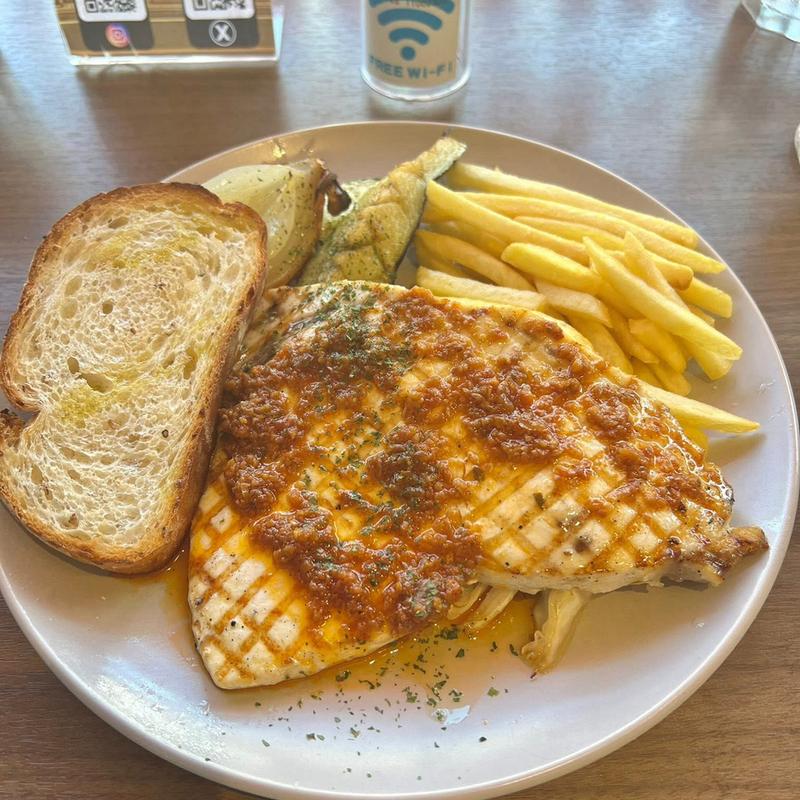 カジキマグロのソテー(TAKU CAFE)