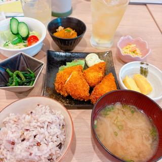 サーモンフライ定食