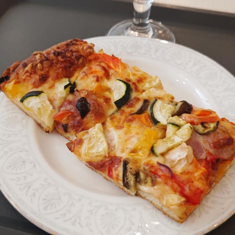 鎌倉野菜のピザ(ブレドール 逗子店)