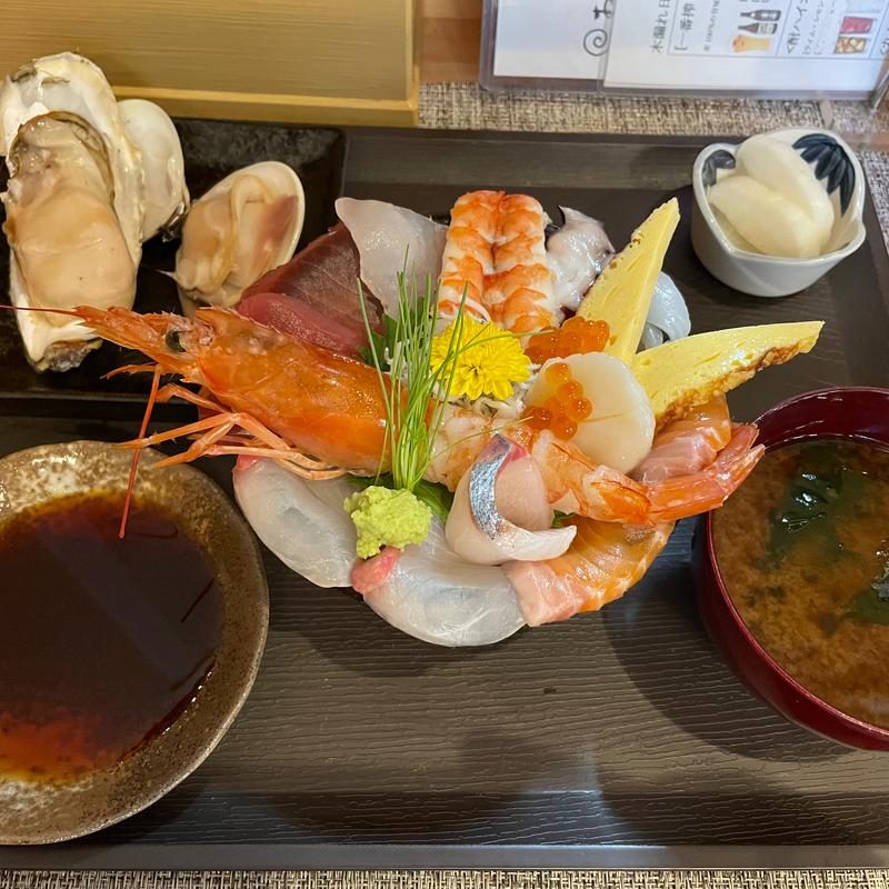 スペシャル海鮮丼(居酒屋 木漏れ日)