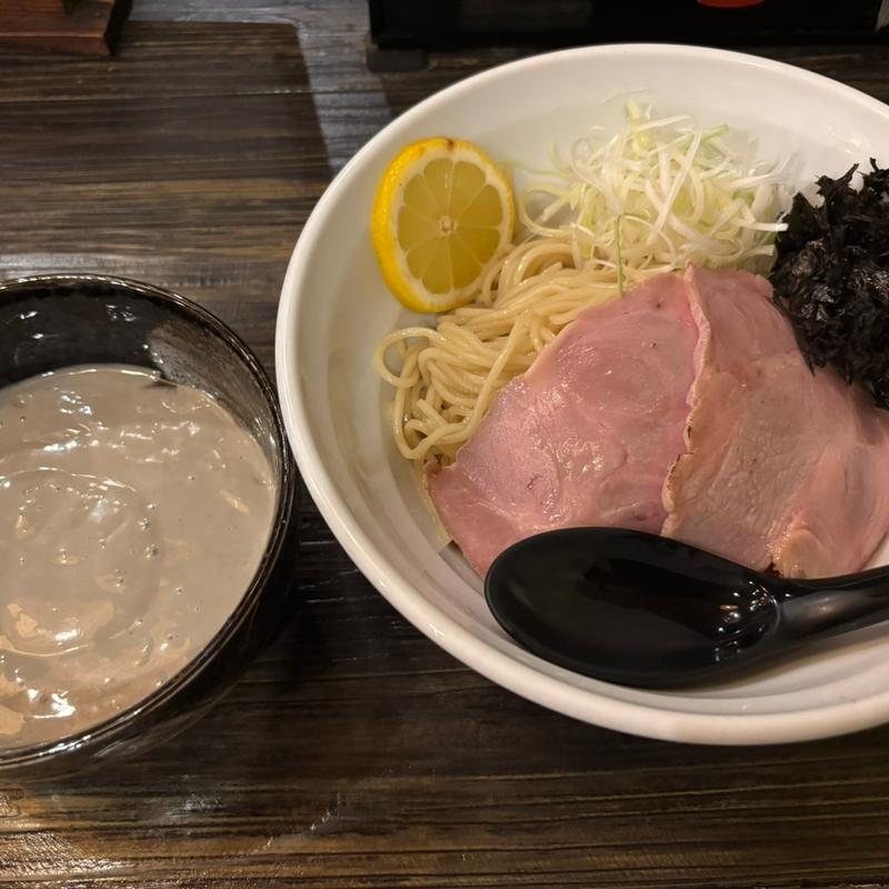 冷やしｸﾘｰﾐｰ煮干し和えつけ麺(ﾍｼｿﾜｰｽﾞ)ｳﾙﾒ節(魚々麺 園)
