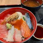 魚介7種の海鮮丼(海鮮丼の駅前 阪神梅田店)