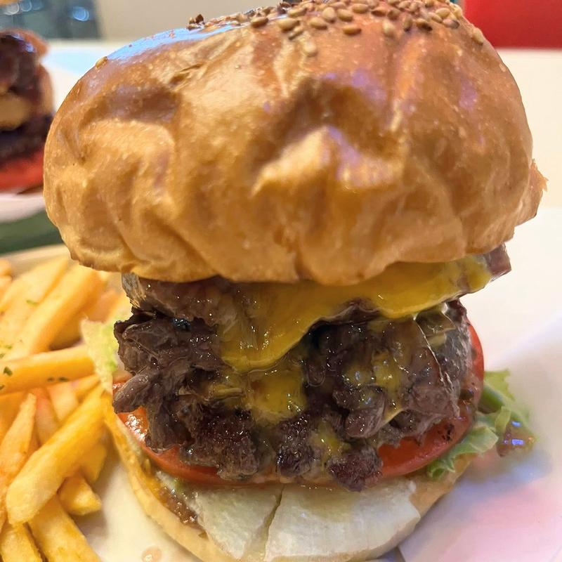 Philly Cheese Steak Burger(UNCHAIN DINER)