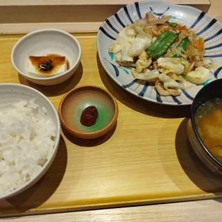 肉野菜いため定食