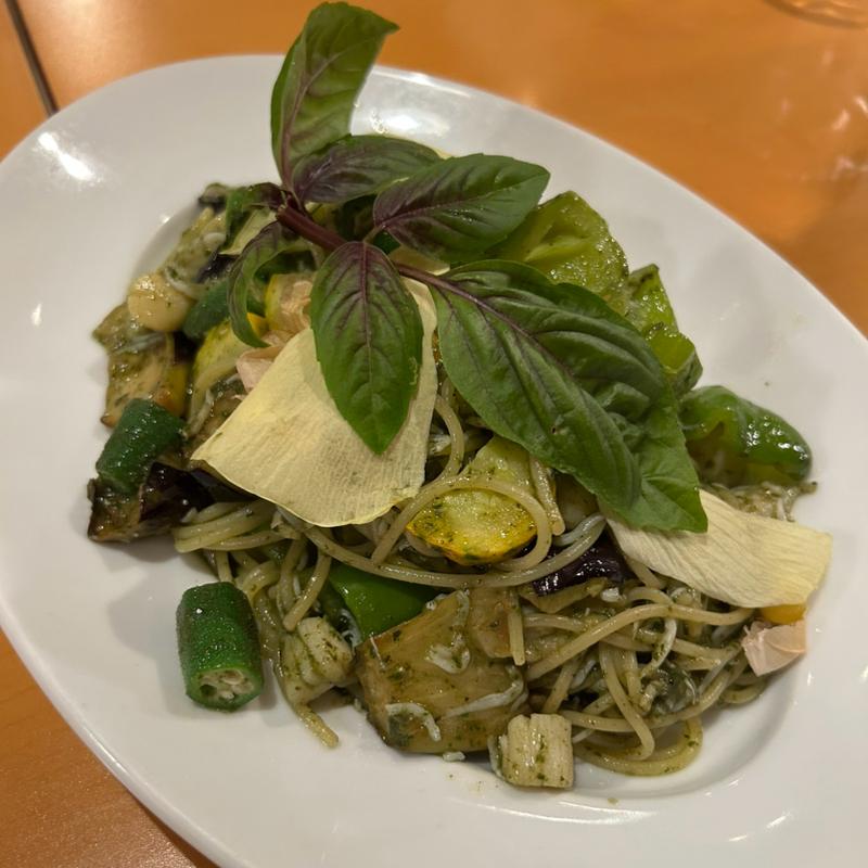 シラスと小柱と自家栽培野菜のジェノベーゼスパゲッティ(マガジーノ （Magazzino）)