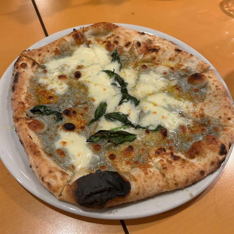 クワトロフォルマッジ(マガジーノ （Magazzino）)