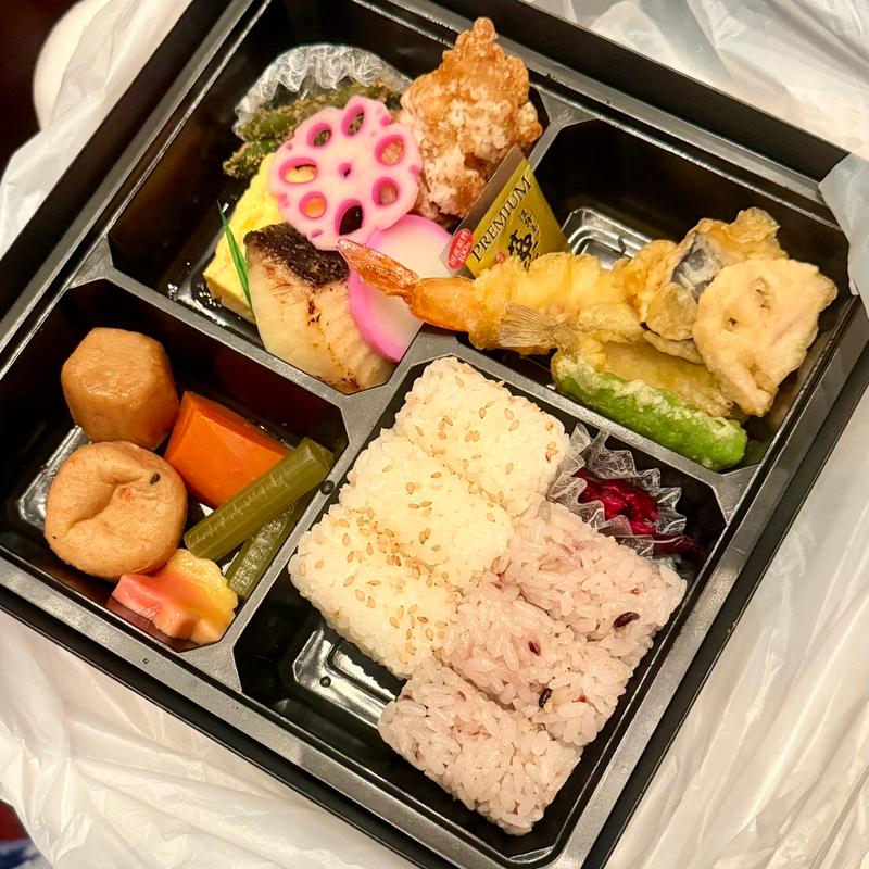 銀鱈西京幕の内弁当(明治座お料理サービス)