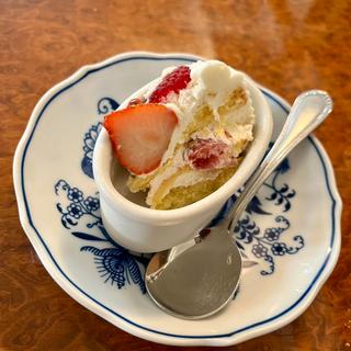 デザートのショートケーキ