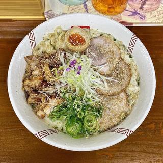 塩ちゃーしゅー麺 大盛(2玉)(らーめん 弥七)
