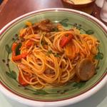 お肉屋さんのソーセージ入りスパゲッティナポリタン(タベルナ・パパ )