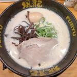 豚骨らーめん(とんこつラーメン 博多風龍 新橋店)