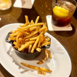 フレンチフライ　ケイジャンポテト