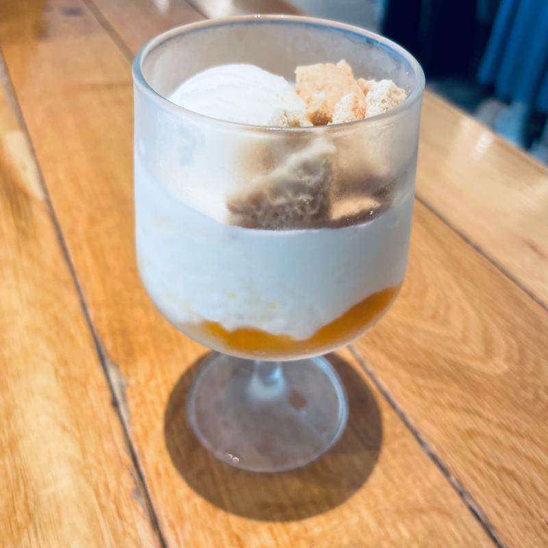 濃厚ヨーグルトクリームグラスケーキ(タカナシ ミルクレストラン)