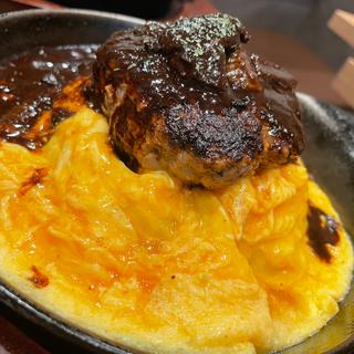 和牛チーズハンバーグオム