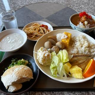 ランチバイキング