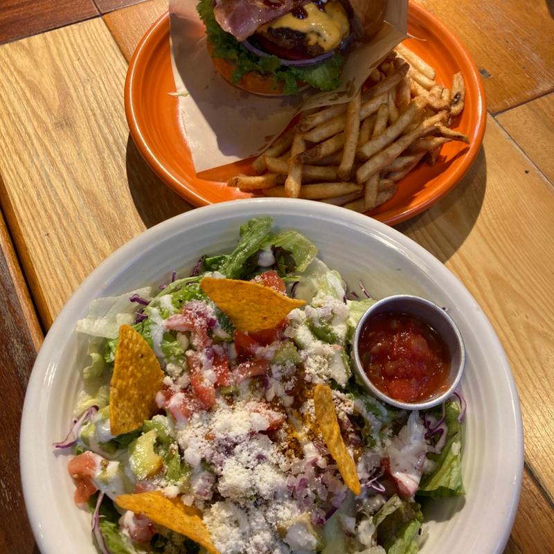 BBQチーズバーガー(コナズ珈琲足立)