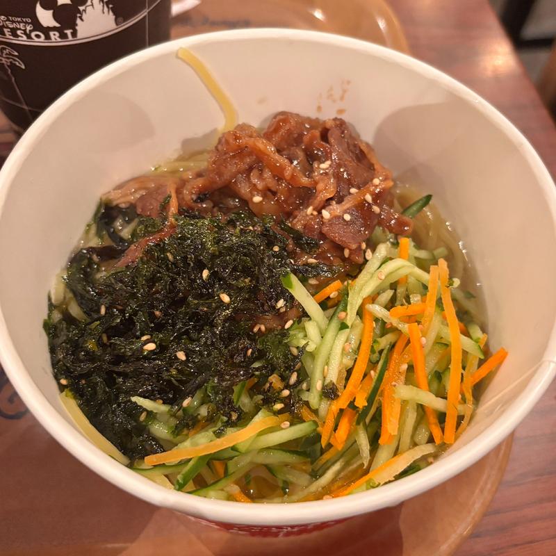 牛カルビと韓国のりの冷やし麺(ドックサイドダイナー)