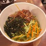 牛カルビと韓国のりの冷やし麺