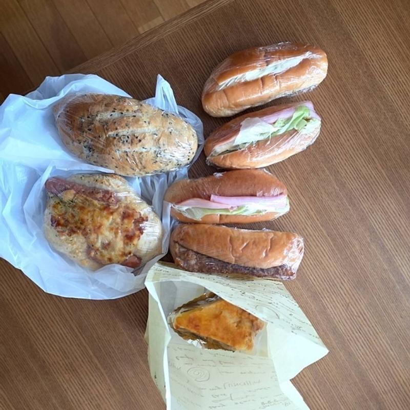 ハム　カツ　サラダ　ピザ　アップルパイ(マルタカパン)