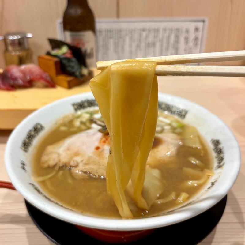 赤酢握り5貫+すごい煮干しらー麺(鮨ららぁー麺釣りきん鶴屋町店)