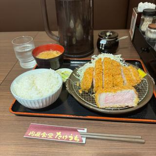 極厚ロースかつ定食