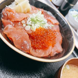 マグロ丼