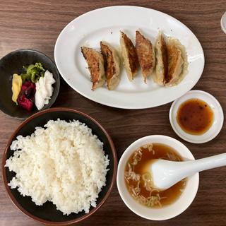 餃子定食(食堂 多万里)