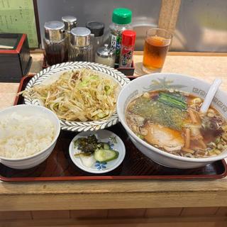 ラーメン野菜炒め付き(香新)