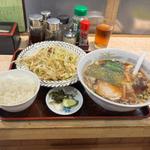 ラーメン野菜炒め付き