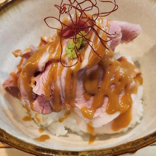 柴崎亭の焼豚丼