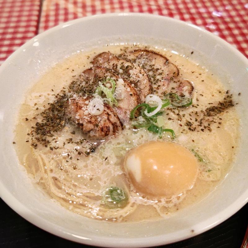 黒トリュフチキン・卵(Lunaの世界)