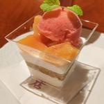 桃と紅茶のショートケーキ