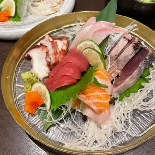 刺身の盛り合わせ(鮮味・鉄板酒場いっとく本店)