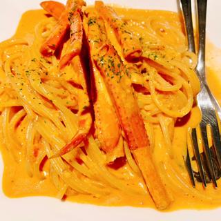 ズワイガニのトマトクリームパスタ