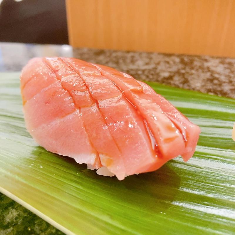 中とろ(すし辰の立ち食いminamoa店)