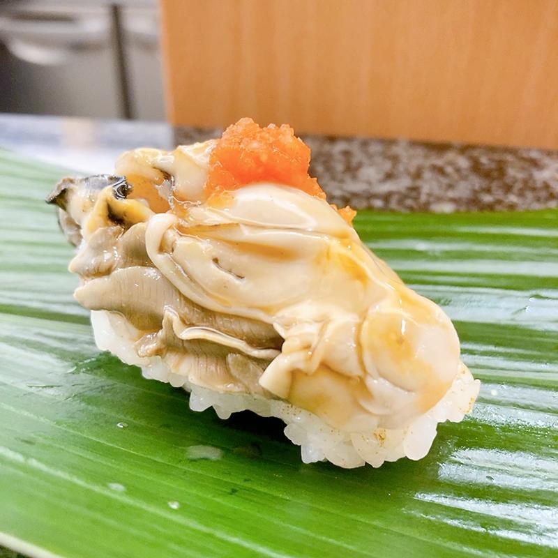 蒸し牡蠣(すし辰の立ち食いminamoa店)
